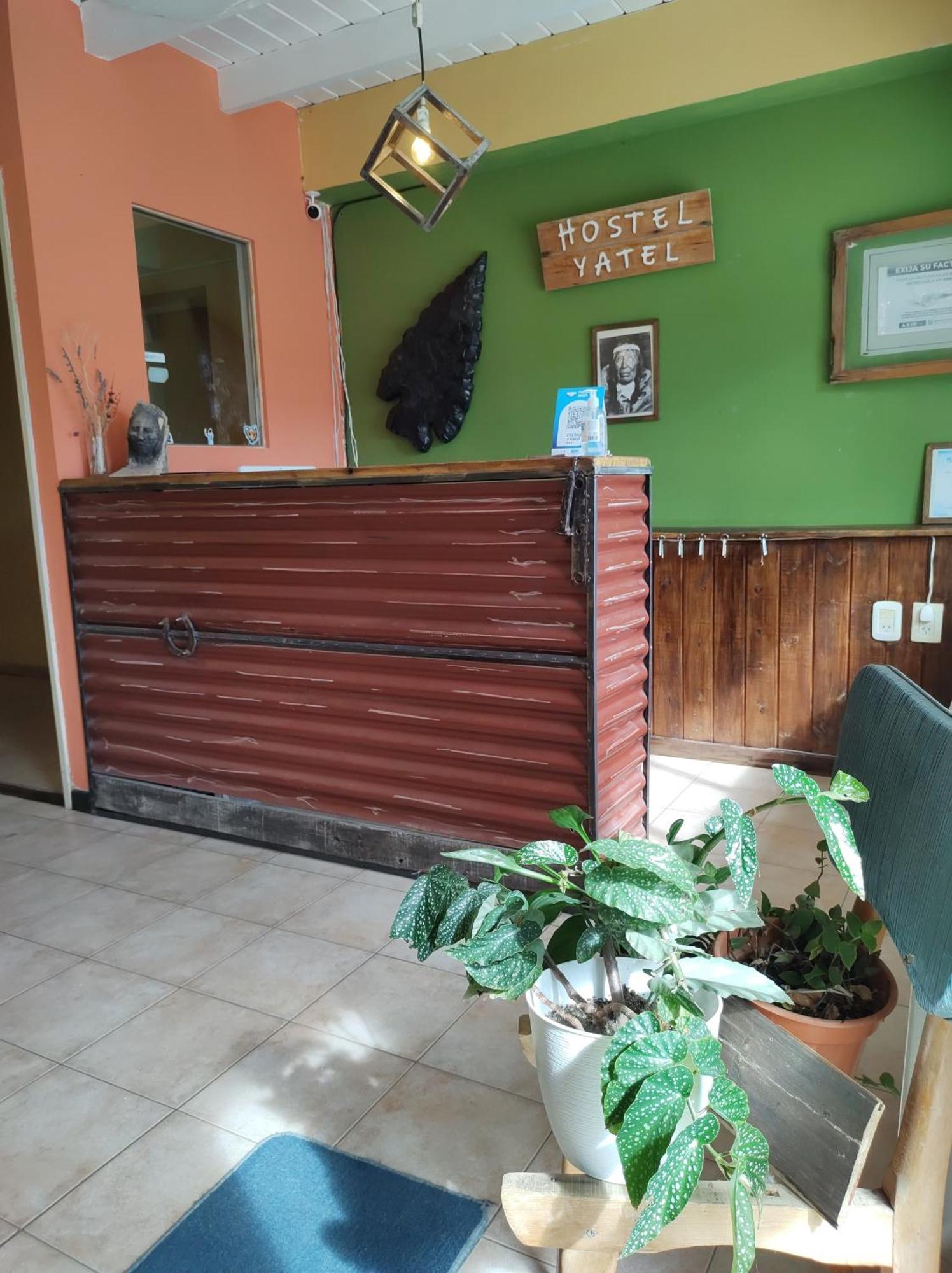Hostel Yatel El Calafate Exterior photo